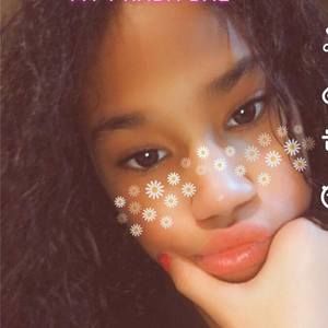 Meet your Posher, Alexis